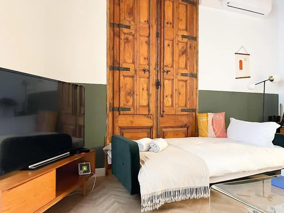 Spacious Apartment In The Gothic Barcelona