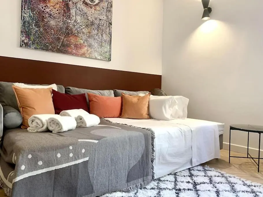 Spacious Apartment In The Gothic Barcelona